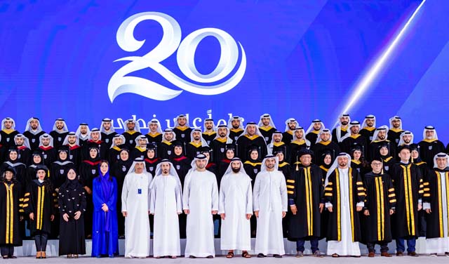 منصور بن محمد يشهد تخريج الدفعة الـ12 من طلبة الماجستير 